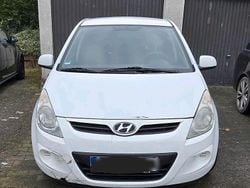 Weiß Gebraucht 2011 Hyundai i20 Kleinwagen | 2.750 € (Superpreis)