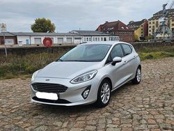 Silber Gebraucht 2017 Ford Fiesta Titanium Kleinwagen | 8.999 € (Fairer Preis)