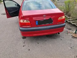 Rot Gebraucht 2002 Toyota Avensis Limousine | 2.000 € (Fairer Preis)