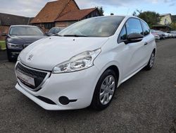 Weiß Gebraucht 2013 Peugeot 208 Access Kleinwagen | 4.190 € (Fairer Preis)