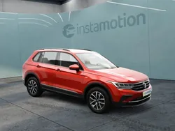 Rot Gebraucht 2022 VW Tiguan Life SUV | 28.700 € (Fairer Preis)