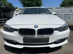 Weiß Gebraucht 2014 BMW 320 Luxury Line Kombi | 10.999 € (Guter Preis)
