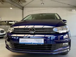 Blau Gebraucht 2024 VW Touran Van / Kleinbus | 34.970 € (Fairer Preis)