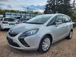Grau Gebraucht 2015 Opel Zafira Tourer Edition Van / Kleinbus | 5.900 € (Superpreis)