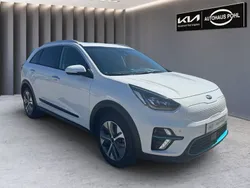 Weiß Gebraucht 2019 Kia e-Niro Spirit SUV | 21.990 € (Etwas zu teuer)