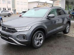 Indiumgrau metallic Gebraucht 2025 VW T-Roc Life SUV | 30.990 € (Superpreis)
