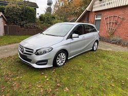 Silber Gebraucht 2016 Mercedes B180 Style Van / Kleinbus | 9.500 € (Etwas zu teuer)