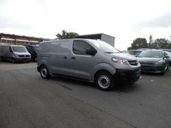 Grau Gebraucht 2021 Opel Vivaro Selection Van | 17.590 € (Superpreis)