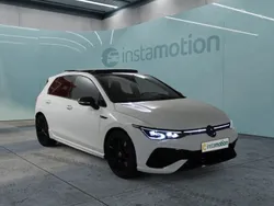 Weiß Gebraucht 2023 VW Golf VIII Style Limousine | 43.890 € (Fairer Preis)