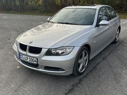 Silber Gebraucht 2007 BMW 320 Limousine | 3.199 € (Superpreis)