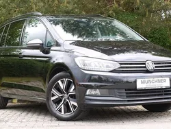 Deep black perleffekt Gebraucht 2023 VW Touran Comfortline Van / Kleinbus | 30.999 € (Fairer Preis)