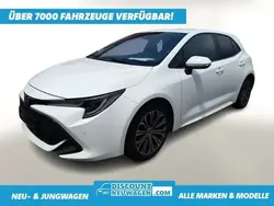 Super white Gebraucht 2021 Toyota Corolla Team Limousine | 19.388 € (Fairer Preis)