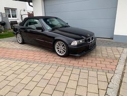 Schwarz Gebraucht 1995 BMW 318 Cabriolet Basis Cabrio | 5.000 €