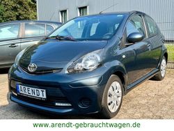 Grau Gebraucht 2014 Toyota Aygo Cool Kleinwagen | 7.490 € (Fairer Preis)