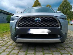 Silber Gebraucht 2023 Toyota Corolla Cross Style SUV | 32.500 € (Fairer Preis)