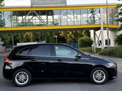 Schwarz Gebraucht 2019 Mercedes B180 Van / Kleinbus | 16.850 € (Fairer Preis)