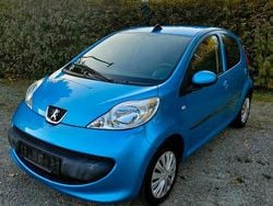 Blau Gebraucht 2005 Peugeot 107 Kleinwagen | 1.500 € (Fairer Preis)