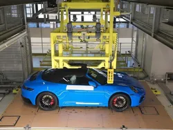 Blau Gebraucht 2022 Porsche 992 Cabrio | 165.992 € (Etwas zu teuer)