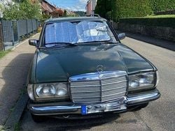 Grün Gebraucht 1985 Mercedes 240 Kombi | 6.000 €