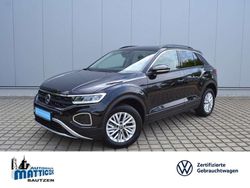 Schwarz (deep black perleffekt) Gebraucht 2024 VW T-Roc Life SUV | 23.440 € (Fairer Preis)
