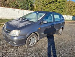 Silber Gebraucht 2004 Nissan Almera Tino Van / Kleinbus | 1.790 €