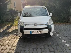 Weiß Gebraucht 2010 Citroën Berlingo Van / Kleinbus | 3.500 €