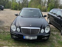 Schwarz Gebraucht 2006 Mercedes E280 Limousine | 6.000 €