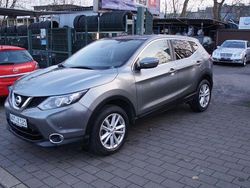 Grau Gebraucht 2015 Nissan Qashqai Acenta SUV | 8.999 € (Guter Preis)