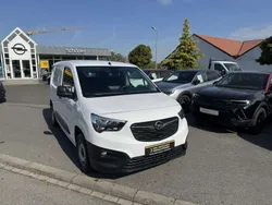 Jade weiss/arktis weiss Gebraucht 2019 Opel Combo Selection Van / Kleinbus | 13.000 € (Etwas zu teuer)