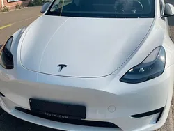 Weiß Gebraucht 2024 Tesla Model Y RWD SUV | 35.650 € (Guter Preis)