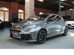 Grau Gebraucht 2024 Toyota Yaris Limousine | 45.800 € (Guter Preis)