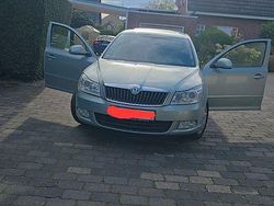 Grün Gebraucht 2012 Skoda Octavia Family Limousine | 7.299 € (Etwas zu teuer)