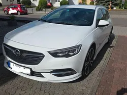 Weiß Gebraucht 2017 Opel Insignia OPC Kombi | 12.499 € (Fairer Preis)