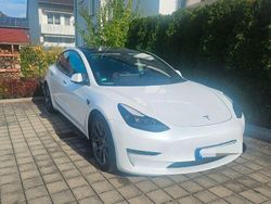 Weiß Gebraucht 2022 Tesla Model 3 Long Range AWD Limousine | 30.700 € (Fairer Preis)