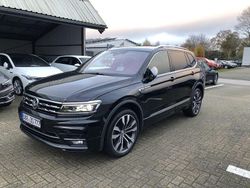 Deep black perleffekt (metallic) Gebraucht 2021 VW Tiguan Allspace R-line SUV | 28.700 € (Etwas zu teuer)