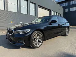 Schwarz Gebraucht 2020 BMW 320 Sport Line Kombi | 25.900 € (Etwas zu teuer)