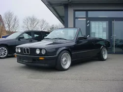 Schwarz Gebraucht 1989 BMW 320 Cabriolet Sport Line Cabrio | 18.999 €