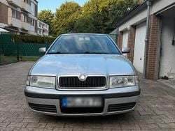 Silber Gebraucht 2005 Skoda Octavia Limousine | 2.290 € (Fairer Preis)