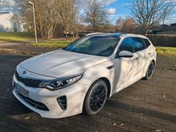 Weiß Gebraucht 2016 Kia Optima GT-Line Kombi | 11.500 € (Fairer Preis)
