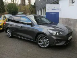 Magneticgrau (metallic) Gebraucht 2020 Ford Focus ST Kombi | 25.490 € (Fairer Preis)