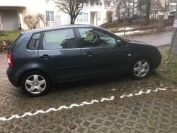 Grau Gebraucht 2003 VW Polo Kleinwagen | 1.100 € (Teuer)