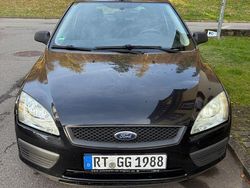 Schwarz Gebraucht 2005 Ford Focus Trend Limousine | 1.700 € (Fairer Preis)