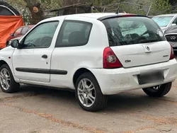Weiß Gebraucht 2009 Renault Clio II Kleinwagen | 800 € (Superpreis)