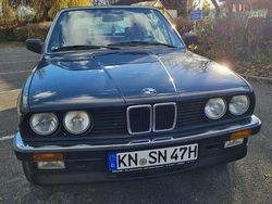 Schwarz Gebraucht 1987 BMW 325 Cabriolet Sport Line Cabrio | 44.000 €