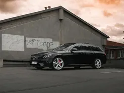 Schwarz Gebraucht 2019 Mercedes E300 Kombi | 24.000 € (Etwas zu teuer)