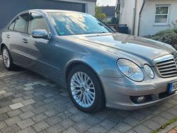 Grau Gebraucht 2008 Mercedes E300 Business Limousine | 8.400 €