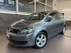 Grau Gebraucht 2009 VW Golf Plus Cross Van / Kleinbus | 3.588 € (Fairer Preis)