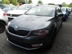 Grau Gebraucht 2015 Skoda Octavia Kombi | 6.999 € (Fairer Preis)