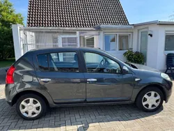 Grau Gebraucht 2009 Dacia Sandero Kleinwagen | 1.800 € (Fairer Preis)