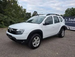 Gletscherweiss Gebraucht 2010 Dacia Duster Lauréate SUV | 5.190 € (Fairer Preis)